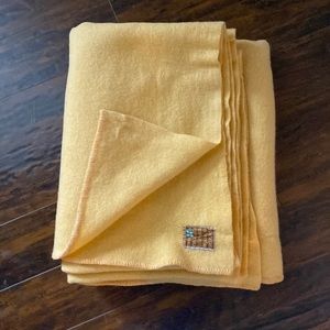 Vintage wool blanket 🇨🇦